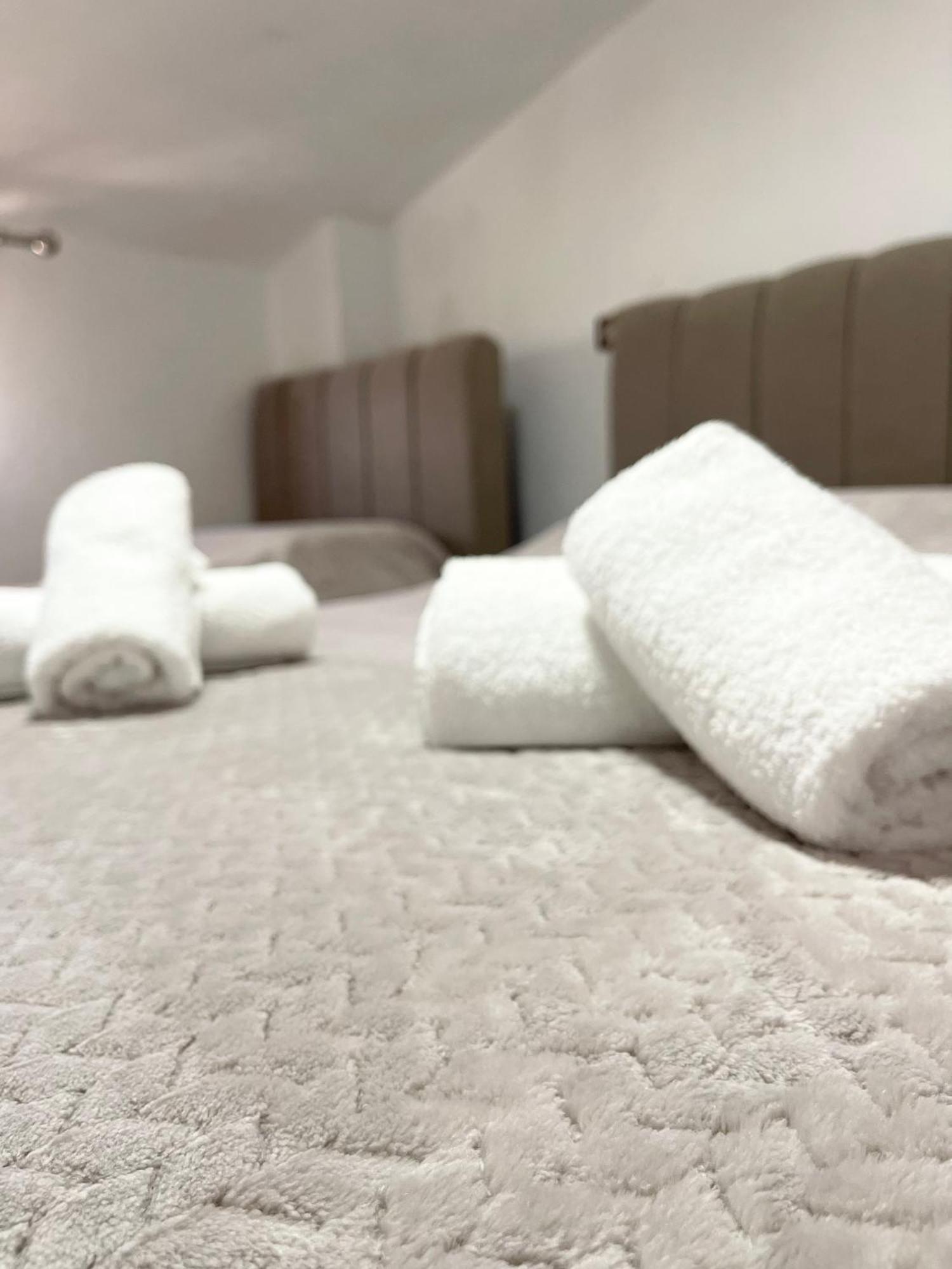 Prela'S Rooms Shkoder Exterior photo
